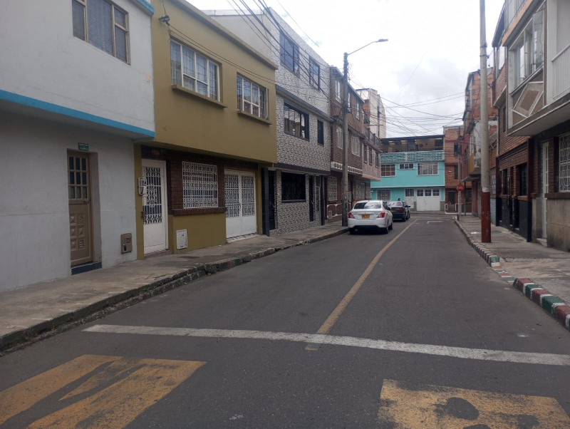 Casa en venta en Bellavista Occidental, Bogotá · foto 5 de 24
