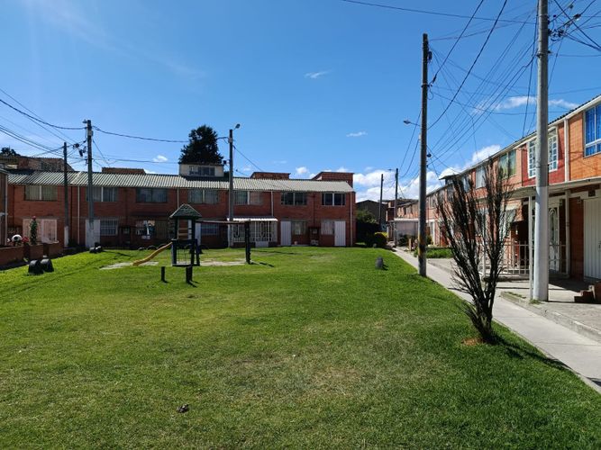 Casa de 3 alcobas en venta en Villa Italia, Soacha, 74 m² · foto 2 de 17