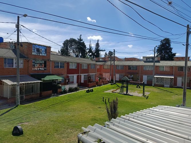 Casa de 3 alcobas en venta en Villa Italia, Soacha, 74 m² · foto 3 de 17