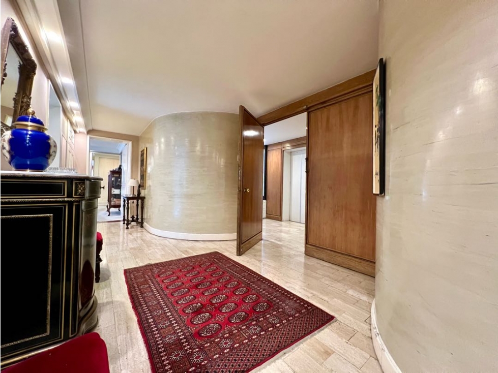Apartamento en venta en Los Rosales, Bogotá · foto 2 de 24