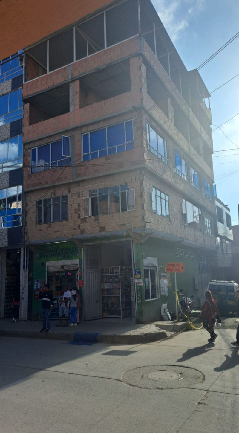 Casa en venta en Bellavista, Bogotá · foto 2 de 6