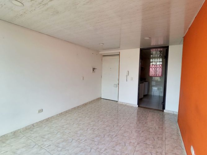 Apartamento de 3 alcobas en venta en Centro, Soacha, 53 m² · foto 2 de 17