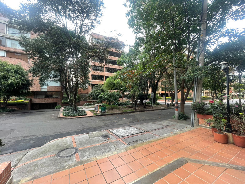 Apartamento en venta en Chico Norte, Bogotá · foto 2 de 23