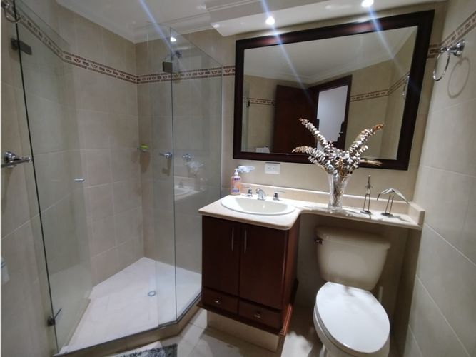 Apartamento de 3 alcobas en arriendo en Las Acacias, Medellín, 156 m² · foto 9 de 14
