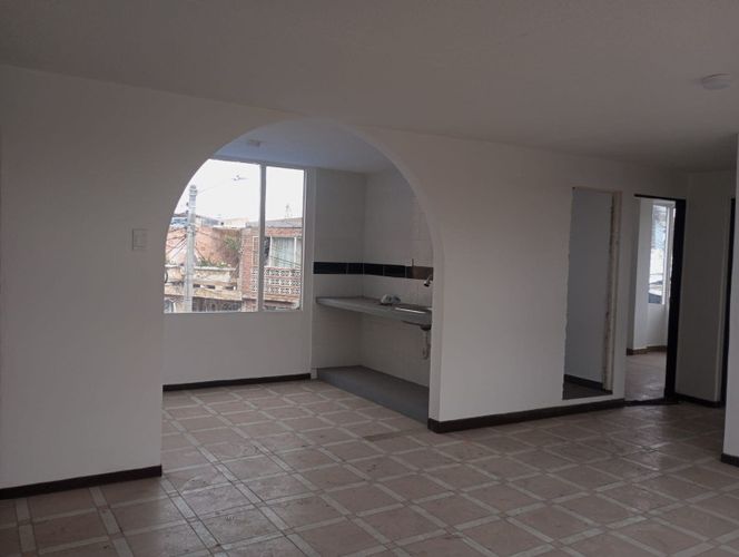 Casa de 3 alcobas en venta en Catalina, Bogotá, 355 m² · foto 2 de 21