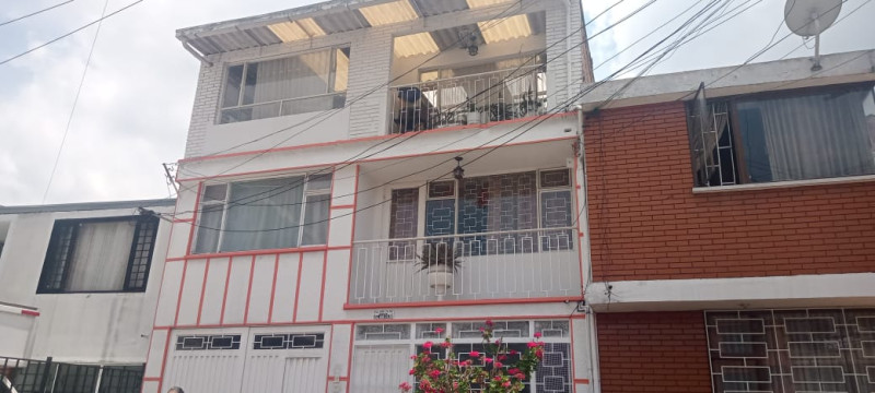 Casa en venta en Marsella, Bogotá · foto 2 de 20
