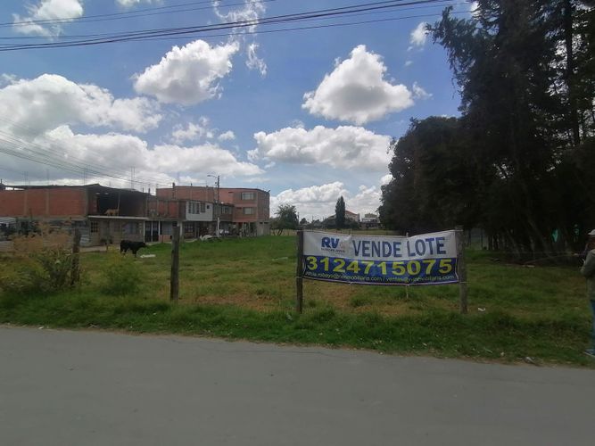 Lote en venta en Santa Lucia, Chía, 1283 m² · foto 2 de 9