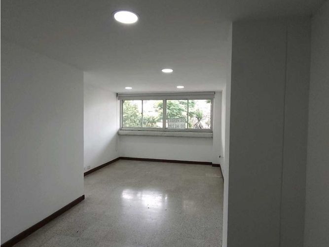 Local en arriendo en Bombona No.1, Medellín, 44 m² · foto 2 de 7