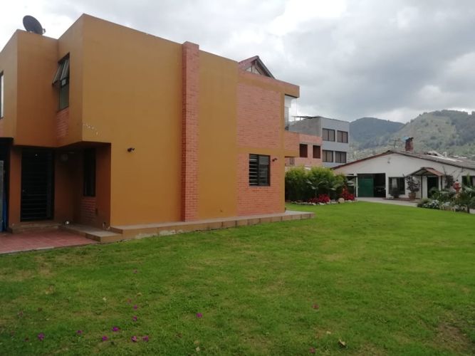 Casa de 3 alcobas en venta en Santa Maria De Los Lagos, Chía, 570 m² · foto 2 de 20