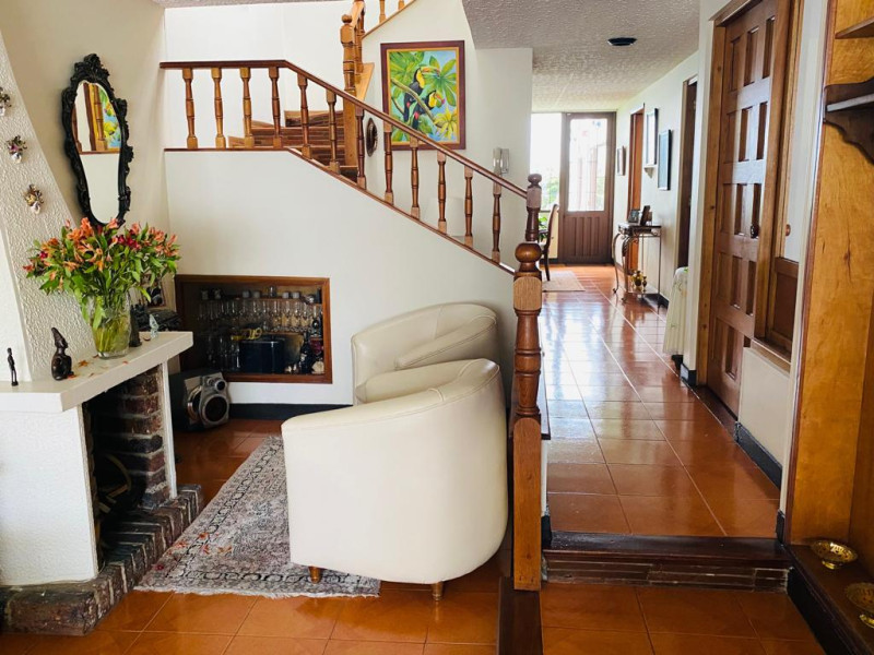 Casa en venta en El Contador, Bogotá · foto 2 de 19