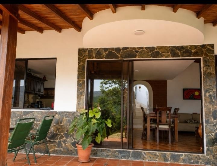 4BR Country House in Centro for Sale - 2