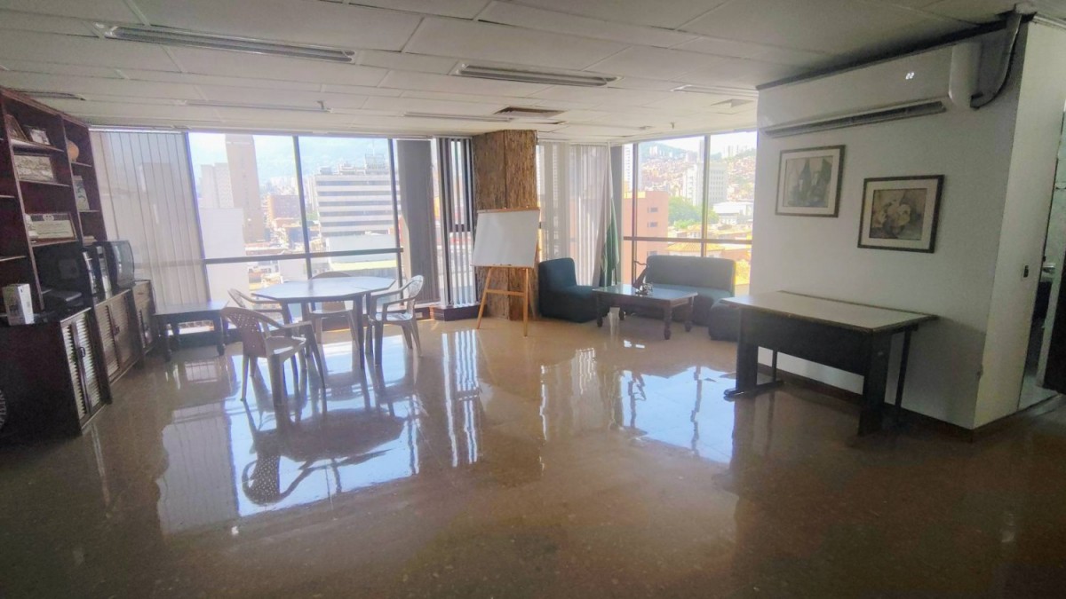 Oficina en venta en La candelaria, Medellín 2