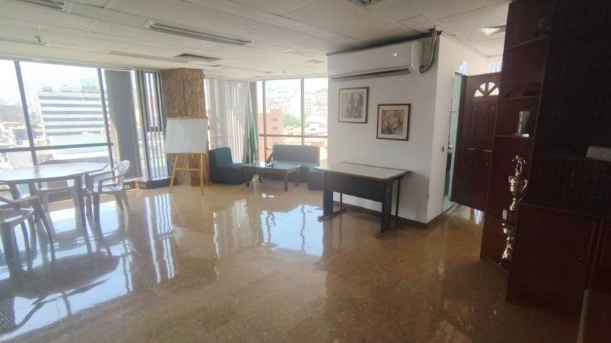 Oficina en venta en La Candelaria, Medellín, 56 m² · foto 7 de 24