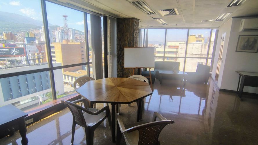 Oficina en venta en La Candelaria, Medellín, 56 m² · foto 9 de 24