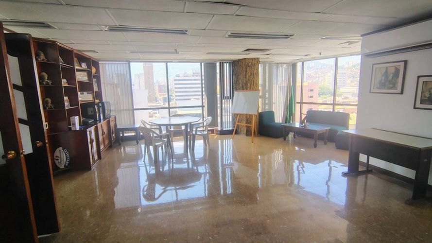 Oficina en venta en La Candelaria, Medellín, 56 m² · foto 14 de 24