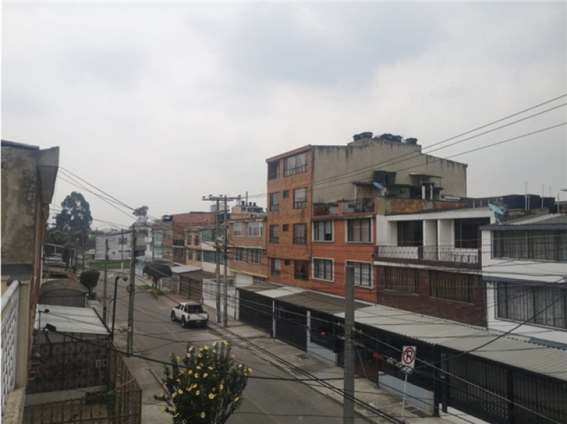 Casa en venta en Ciudad Montes, Bogotá · foto 2 de 15