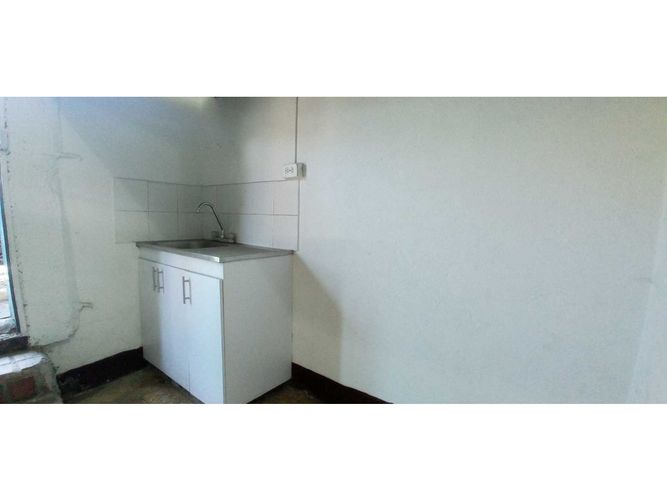 Local en arriendo en Boston, Medellín, 27 m² · foto 2 de 12