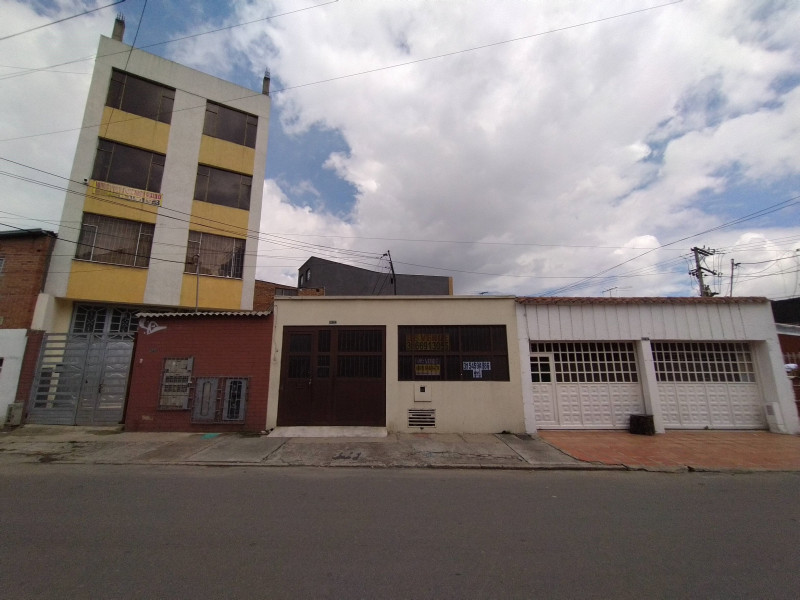 Casa en venta en San Andres, Bogotá · foto 2 de 6
