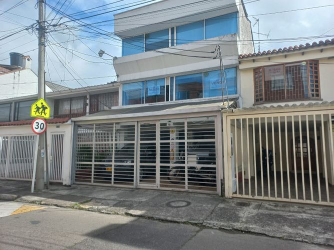 Casa de 5 alcobas en venta en El Batán, Bogotá, 342 m² · foto 5 de 21