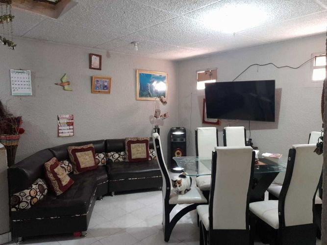Casa de 11 alcobas en venta en Mariscal Sucre, Soacha, 201 m² · foto 2 de 12