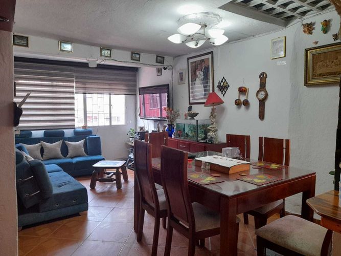 Casa de 11 alcobas en venta en Mariscal Sucre, Soacha, 201 m² · foto 3 de 12
