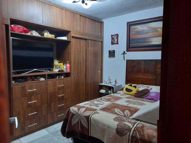 Casa de 11 alcobas en venta en Mariscal Sucre, Soacha, 201 m² · foto 5 de 12