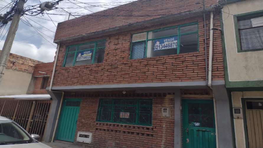 Casa de 9 alcobas en venta en Versalles, Bogotá, 240 m² · foto 2 de 15