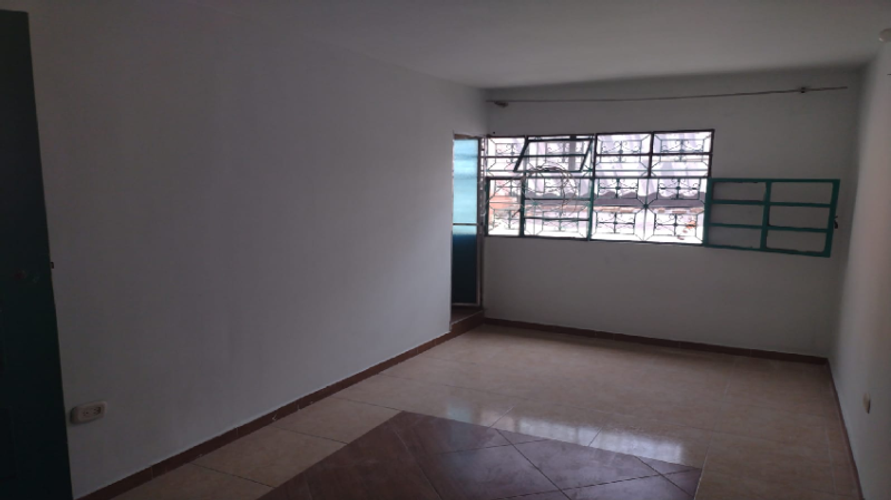 Casa de 9 alcobas en venta en Versalles, Bogotá, 240 m² · foto 4 de 15