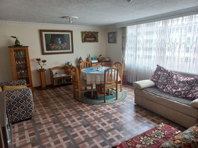 Casa de 5 alcobas en venta en San Jose Del Prado, Bogotá, 285 m² · foto 3 de 10