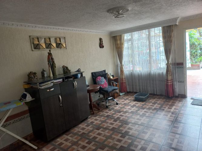 Casa de 5 alcobas en venta en San Jose Del Prado, Bogotá, 285 m² · foto 5 de 10