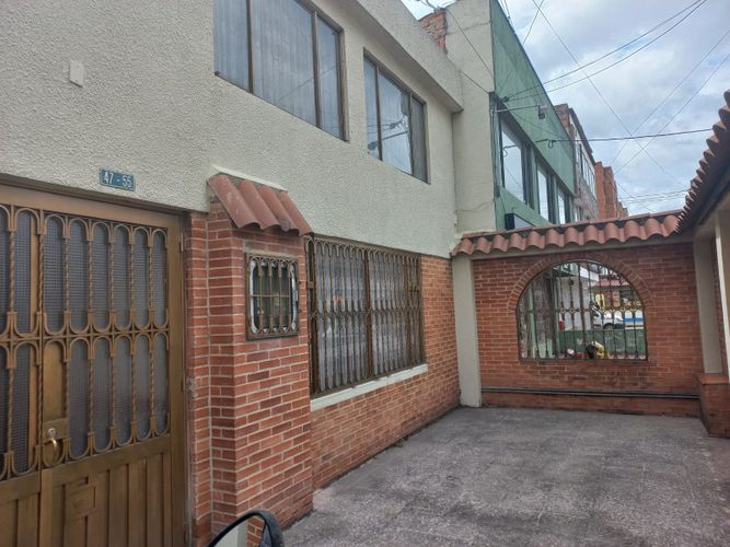 Casa de 5 alcobas en venta en San Jose Del Prado, Bogotá, 285 m² · foto 8 de 10