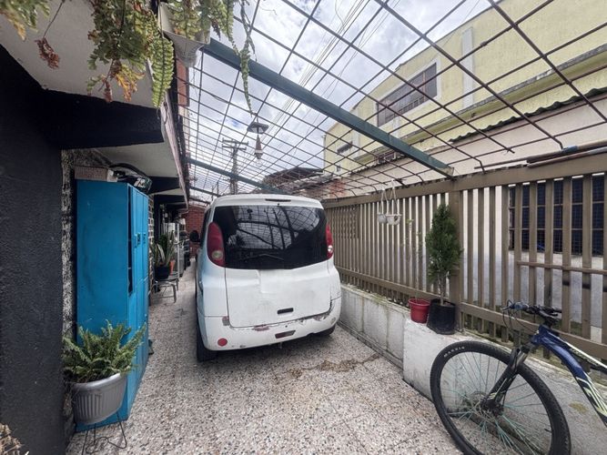 Casa en venta en Quiroga, Bogotá · foto 3 de 17