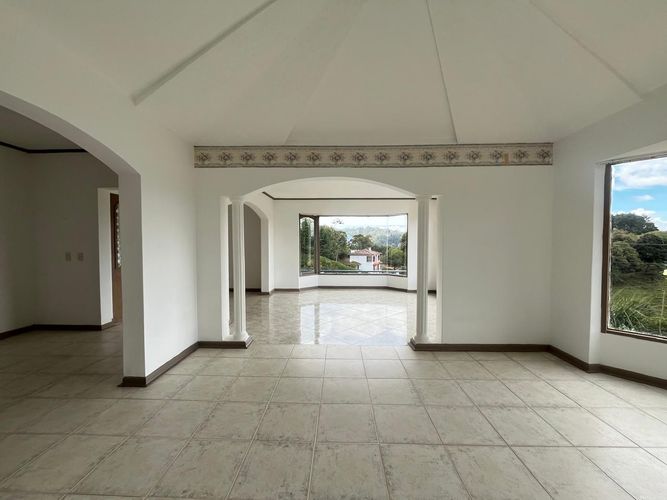 Casa de 3 alcobas en venta en Los Salados, El Retiro, 286 m² · foto 2 de 20