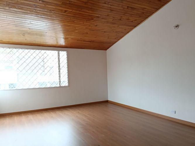 Casa de 4 alcobas en venta en Las Villas, Bogotá, 300 m² · foto 15 de 22