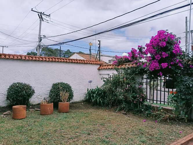 Casa de 4 alcobas en venta en Las Villas, Bogotá, 300 m² · foto 2 de 22