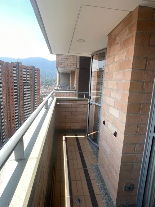 Apartamento en venta en Centro, Itagüí · foto 8 de 24