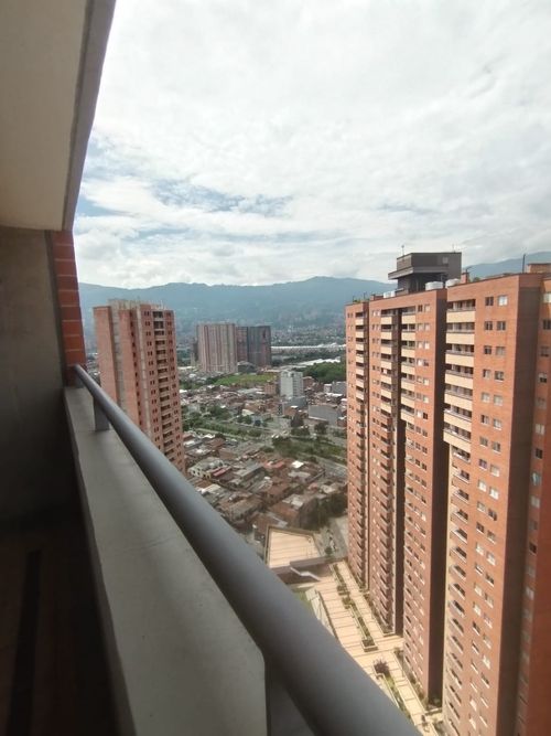 Apartamento en venta en Centro, Itagüí · foto 17 de 24