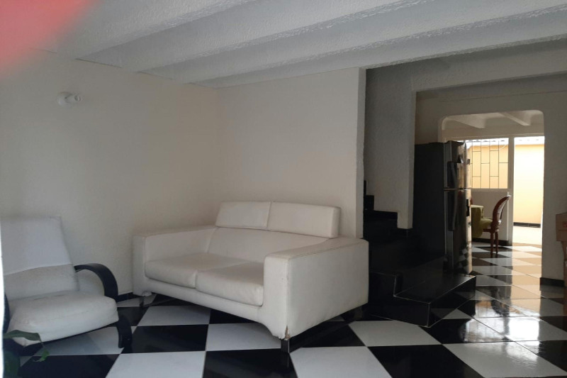 Casa en venta en Villas De Granada, Bogotá · foto 3 de 10