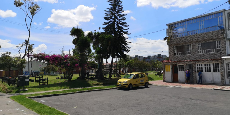 Casa en venta en Villa Claudia, Bogotá · foto 4 de 24