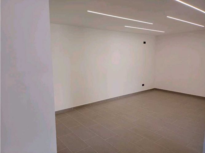 Local en arriendo en Laureles, Medellín, 200 m² · foto 2 de 14