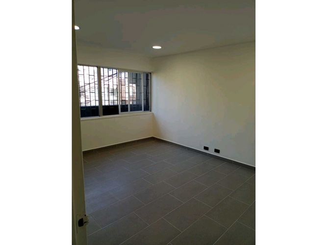 Local en arriendo en Laureles, Medellín, 200 m² · foto 3 de 14