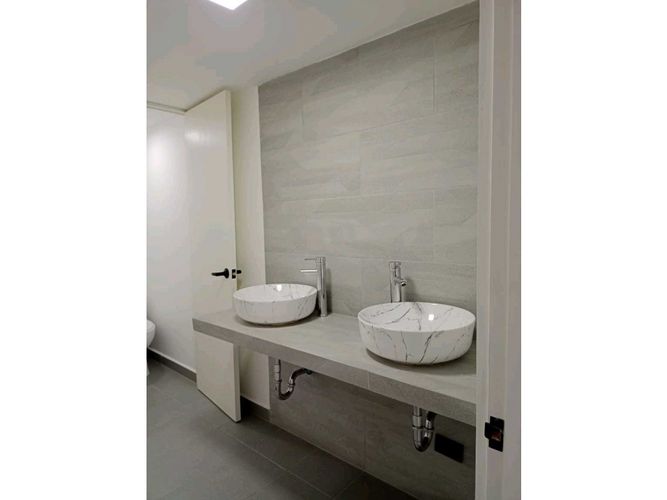 Local en arriendo en Laureles, Medellín, 200 m² · foto 14 de 14