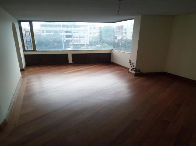 Apartamento de 3 alcobas en venta en Chico Norte, Bogotá, 192 m² · foto 2 de 10