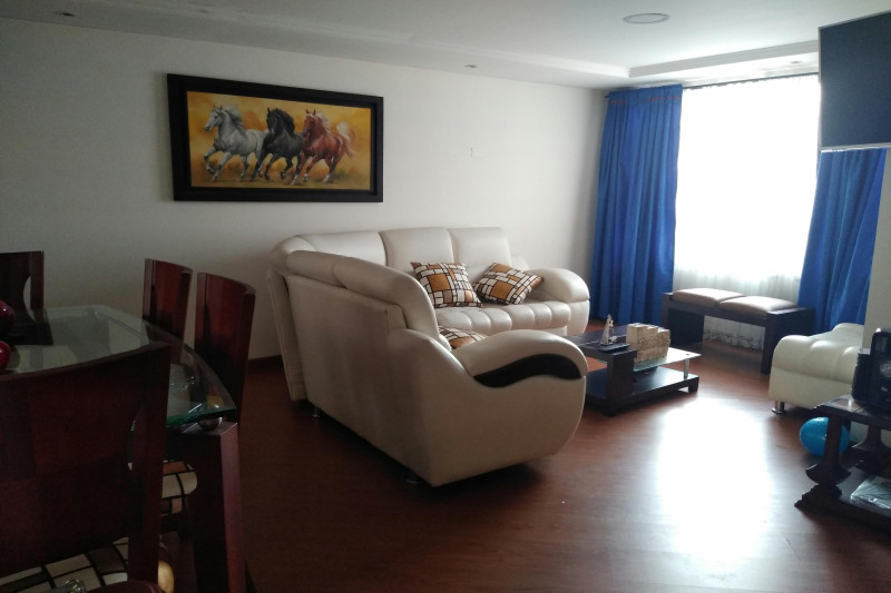 Casa en venta en Unidad Carabelas, Bogotá · foto 3 de 10