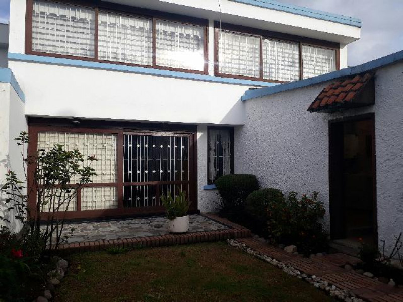 Casa en venta en Pasadena, Bogotá · foto 2 de 10