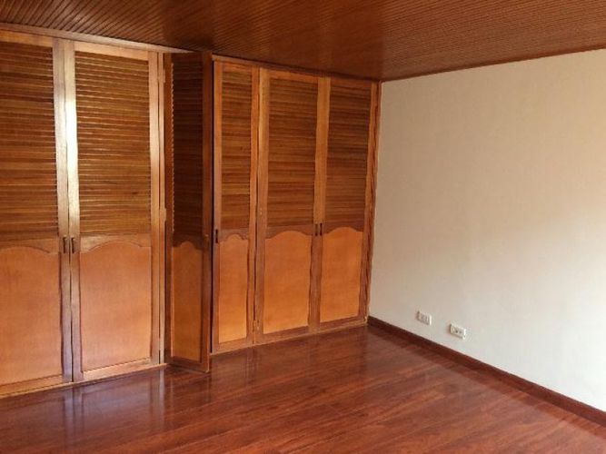 Apartamento de 3 alcobas en venta en Chico, Bogotá, 151 m² · foto 3 de 8