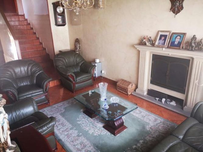 Casa de 4 alcobas en venta en Niza Norte, Bogotá, 321 m² · foto 2 de 10