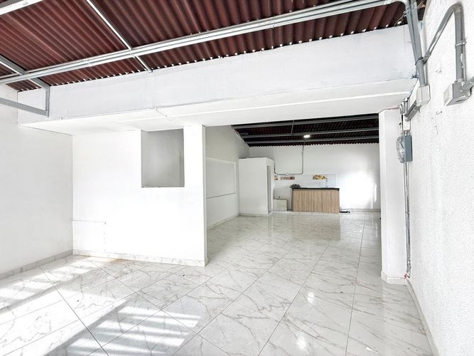 Local en arriendo en Tribunas Corcega, Pereira, 42 m² · foto 2 de 9