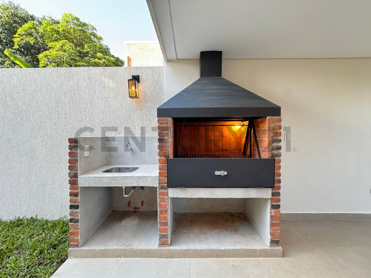 Lujoso duplex en venta Luque — foto 2