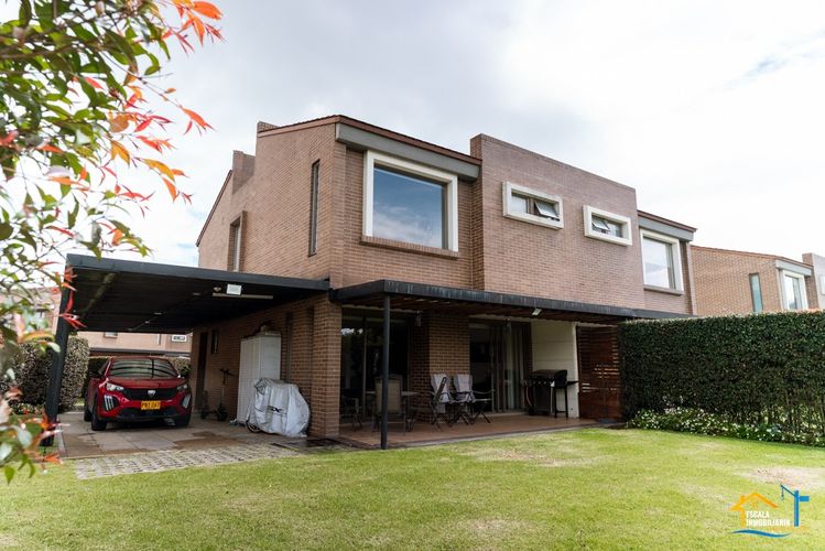 Casa de 3 alcobas en venta en Pueblo Viejo, Cota, 121 m² · foto 2 de 18